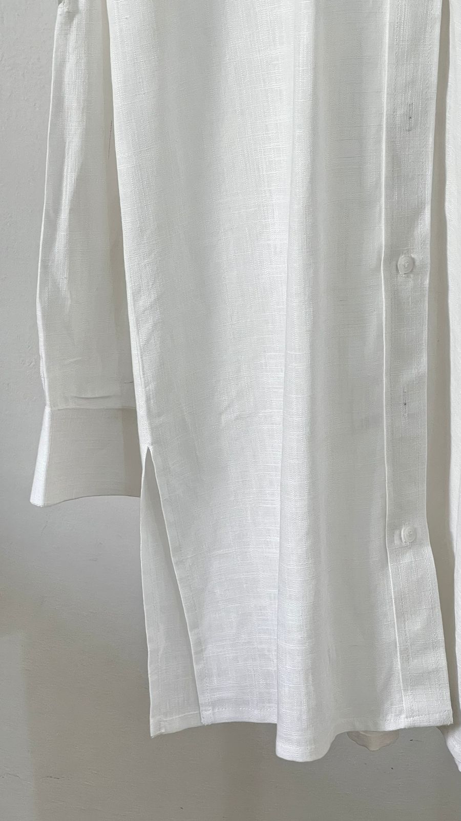 Shirt with side slit