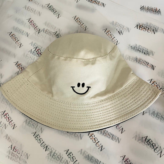 Bucket hat :))